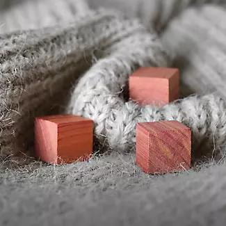 Cedarwood Cubes 15 pcs